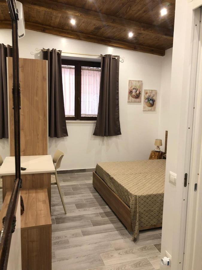 B&B Vittorio Emanuele Ciro Marina Bagian luar foto