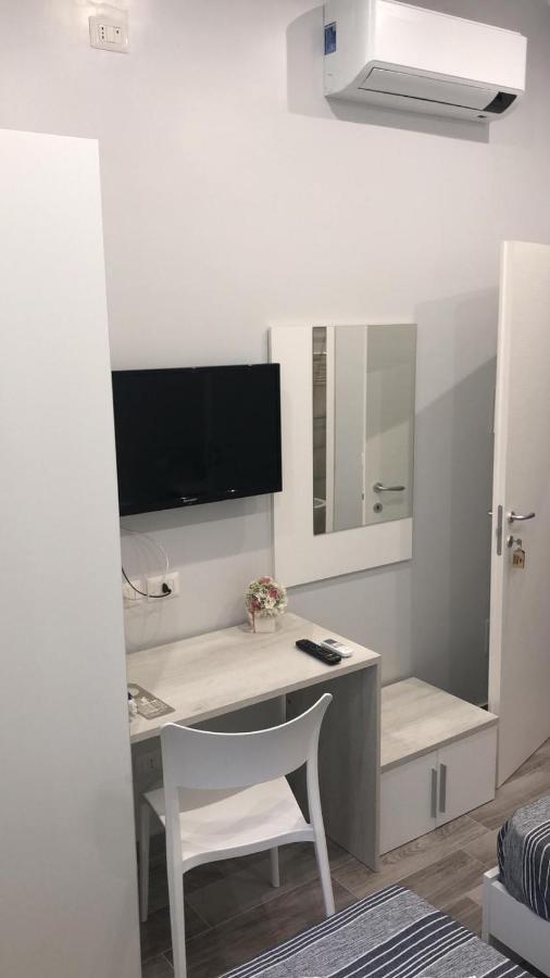 B&B Vittorio Emanuele Ciro Marina Bagian luar foto