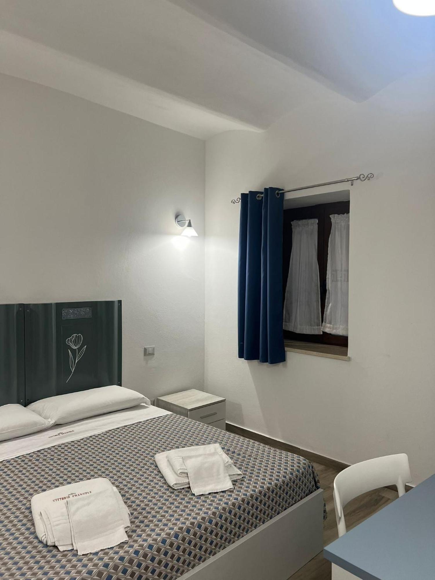 B&B Vittorio Emanuele Ciro Marina Bagian luar foto